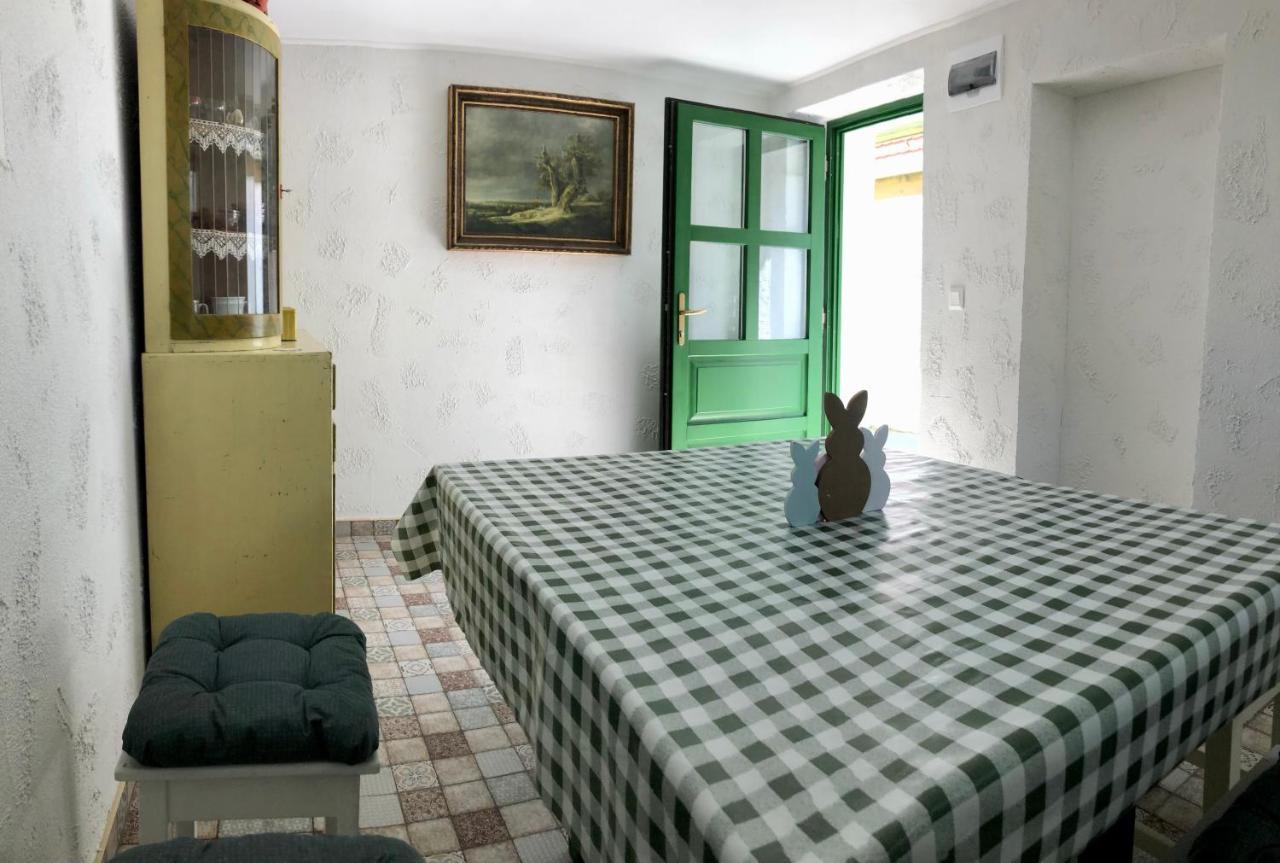 Ladislaus Schnaps-Haus Falusi Vendeghaz Csolnok Buitenkant foto